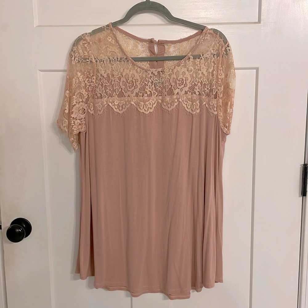 Size large Jodifl pink top with lace top